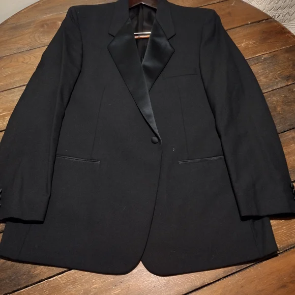 Men's Black Tuxedo/Suit